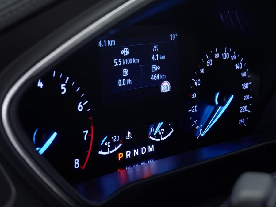 Панель приборов Ford Focus Vignale 2018 года  (WW) (фото 7 из 37)